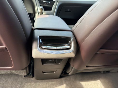 Used 2020 Cadillac XT6 Premium Luxury image 28