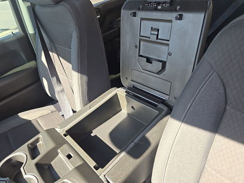 Used 2024 Chevrolet Silverado 2500 Custom w/ Custom Value Package image 30