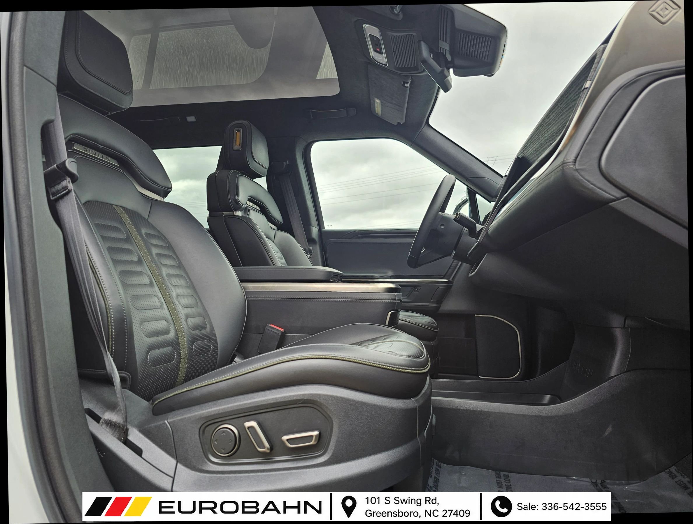 Used 2025 Rivian R1S Adventure Dual AWD/4WD image 30