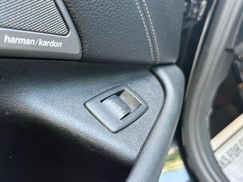 Used 2018 BMW 540i RWD image 19
