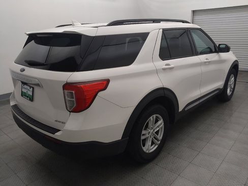 Used 2022 Ford Explorer XLT AWD/4WD image 9