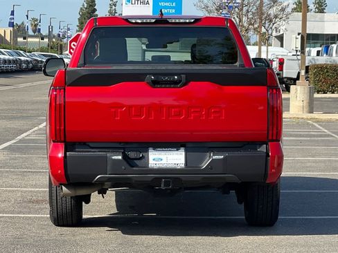 Used 2022 Toyota Tundra SR5 w/ Convenience Package image 8