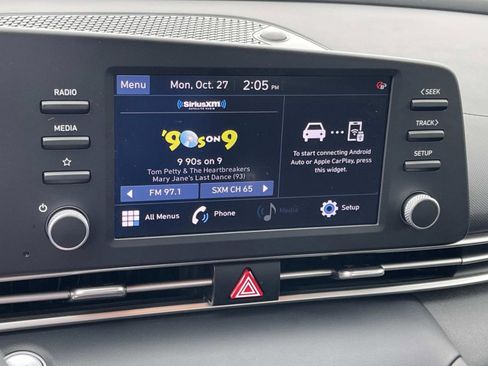 Used 2023 Hyundai Elantra SEL image 25