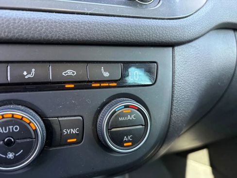 Used 2017 Volkswagen Tiguan SEL image 31