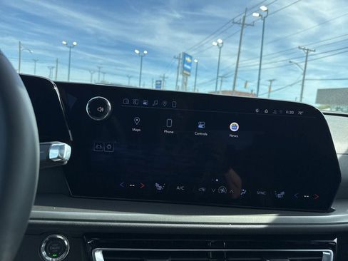 New 2026 Chevrolet Traverse LT w/ Sun and Wheel Package image 25