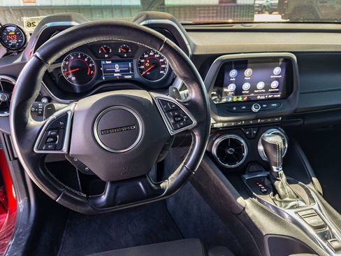 Used 2021 Chevrolet Camaro LT w/ Technology Package image 8