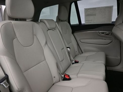 Used 2025 Volvo XC90 B6 Plus w/ Protection Package Premier image 33