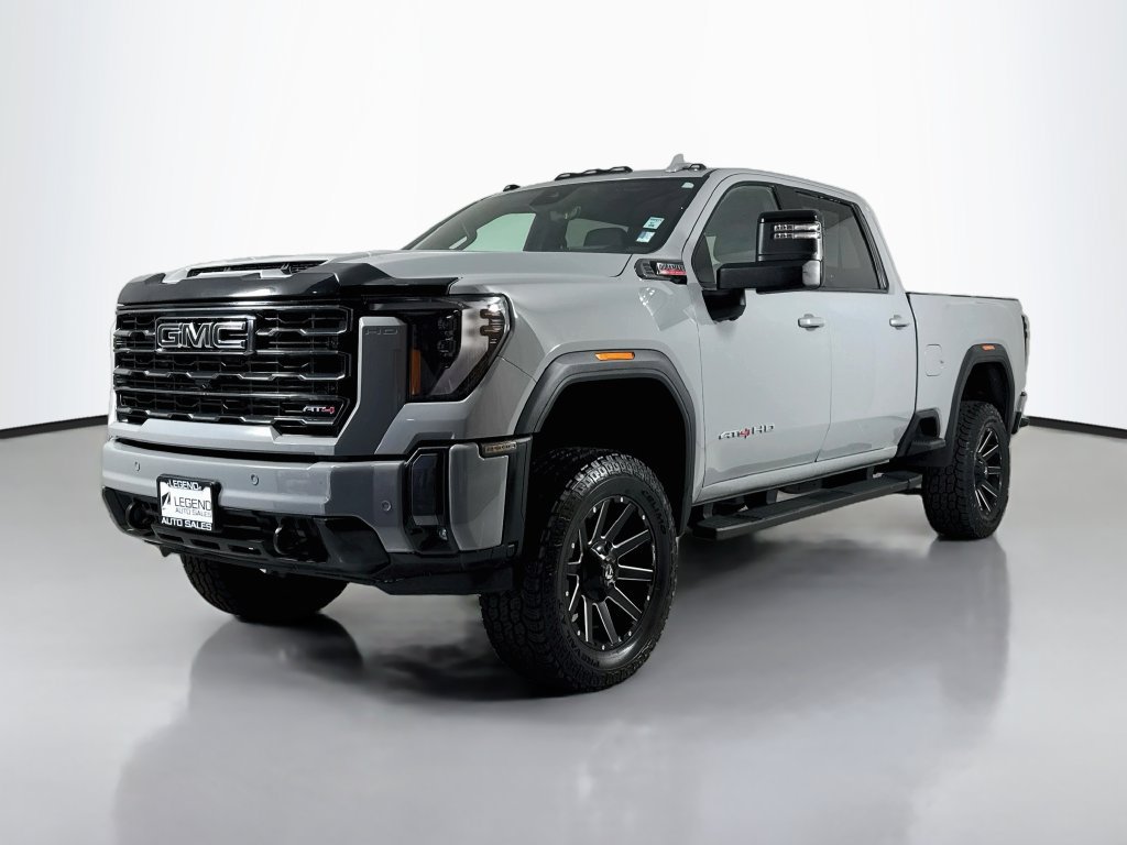 Used 2024 GMC Sierra 2500 AT4 w/ Technology Package AWD/4WD image 3