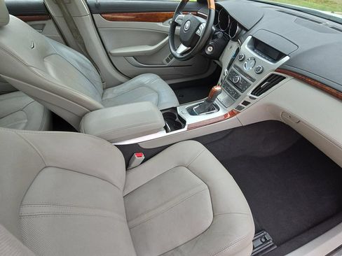 Used 2011 Cadillac CTS Luxury RWD image 10