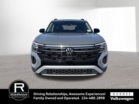 New 2026 Volkswagen Atlas Peak Edition AWD/4WD image 3