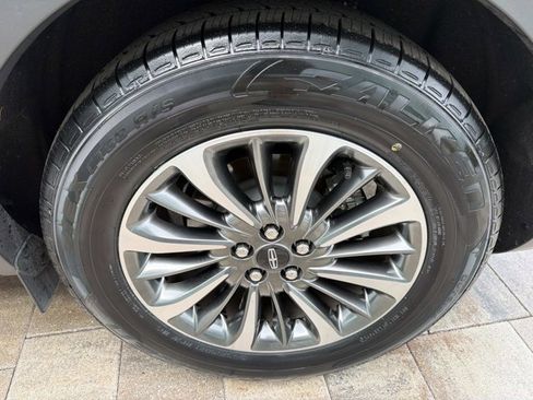 Certified 2023 Lincoln Nautilus FWD w/ Premium Package image 35