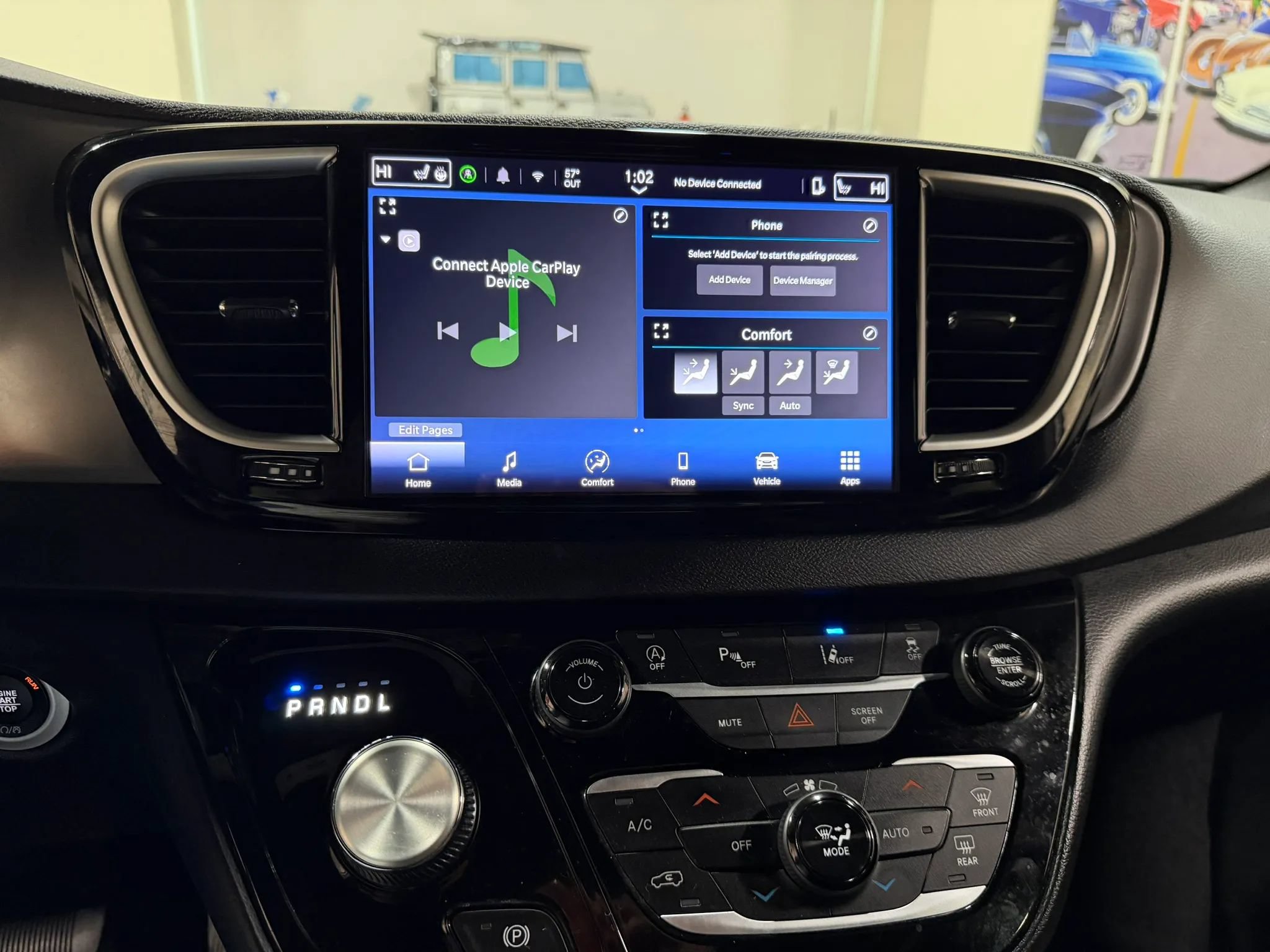 Used 2025 Chrysler Pacifica Select FWD image 50