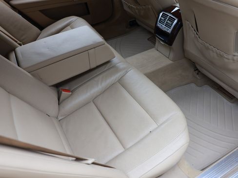 Used 2010 Mercedes-Benz S 550 image 16