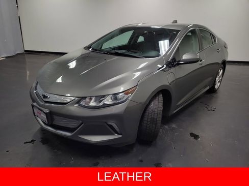 Used 2017 Chevrolet Volt LT w/ Comfort Package image 5