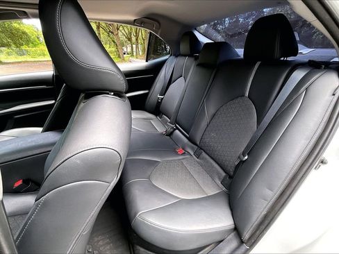 Used 2021 Toyota Camry XSE w/ Cold Weather Package FWD image 19