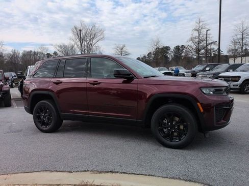 New 2026 Jeep Grand Cherokee Altitude RWD image 2