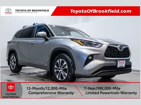 Certified 2025 Toyota Highlander XLE image 1