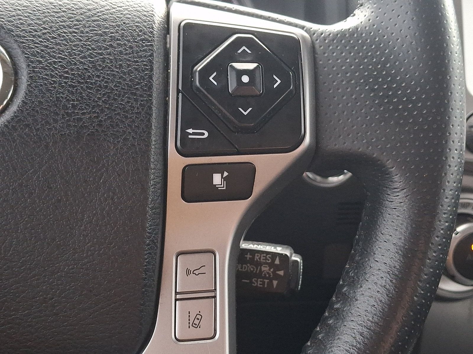 Used 2021 Toyota 4Runner Limited AWD/4WD image 23