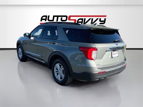 Used 2020 Ford Explorer XLT w/ Comfort Package image 5