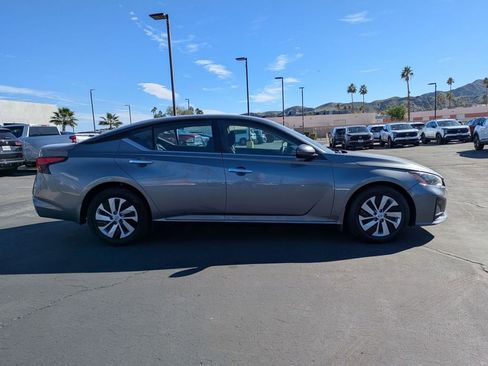 Used 2023 Nissan Altima 2.5 S FWD image 5