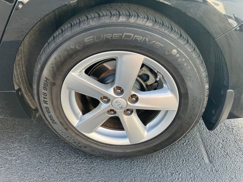 Used 2018 Kia Optima EX image 16