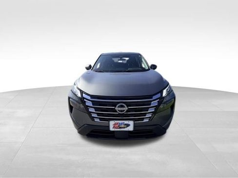 Used 2024 Nissan Rogue SV AWD/4WD image 3