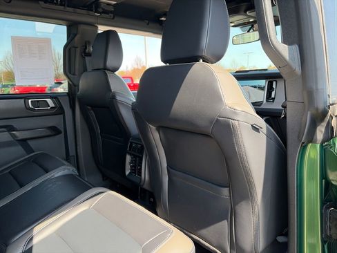 Used 2025 Ford Bronco Outer Banks image 34