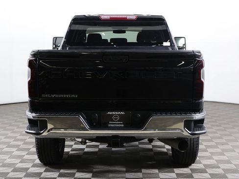 Used 2023 Chevrolet Silverado 3500 LT w/ Convenience Package image 11