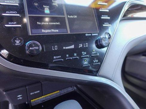 Certified 2019 Toyota Camry LE image 25