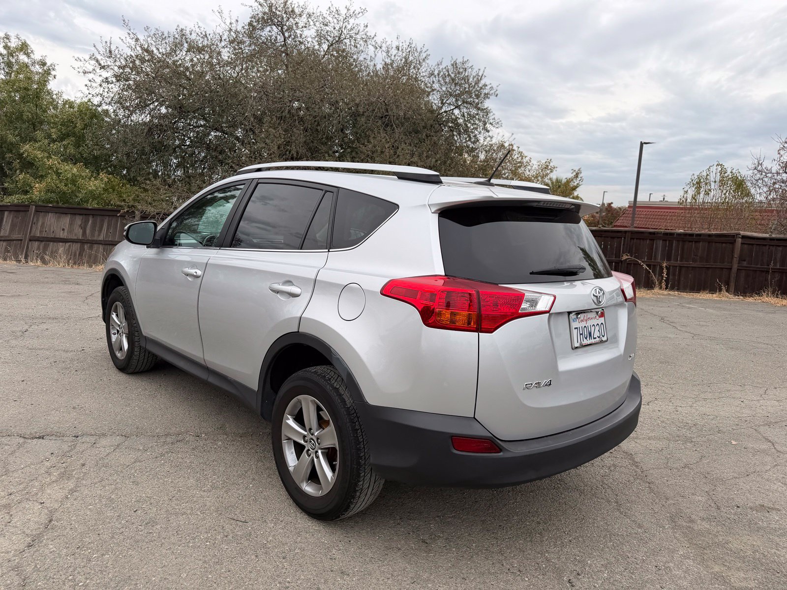 Used 2015 Toyota RAV4 XLE FWD image 3