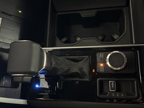 Used 2024 Toyota Tundra Platinum image 36