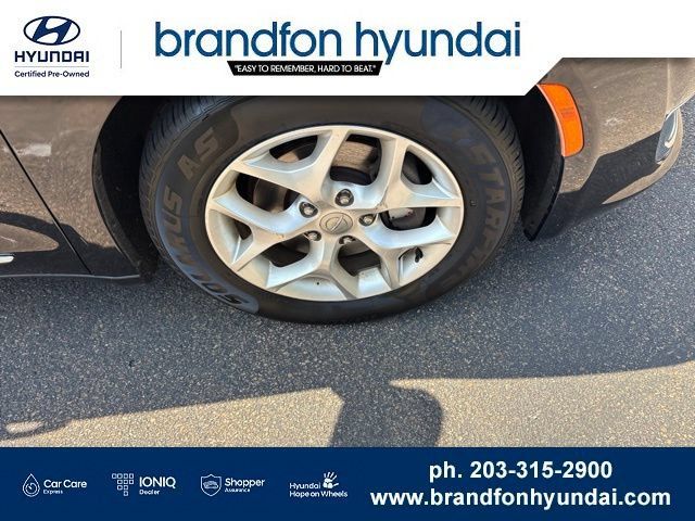 Used 2020 Chrysler Pacifica Touring-L FWD image 31