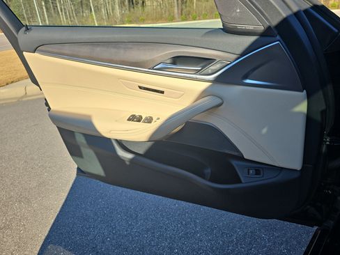 Used 2023 BMW 530i xDrive w/ Premium Package image 29