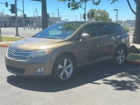 Used 2011 Toyota Venza AWD w/ Premium Pkg #2 image 3