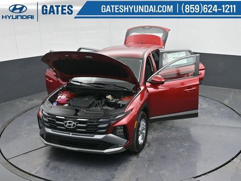 New 2025 Hyundai Tucson SE image 60