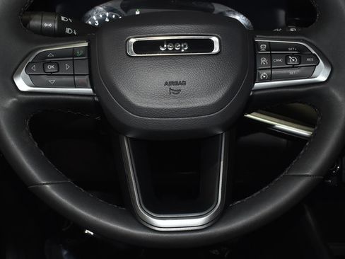 Used 2025 Jeep Compass Limited AWD/4WD image 19