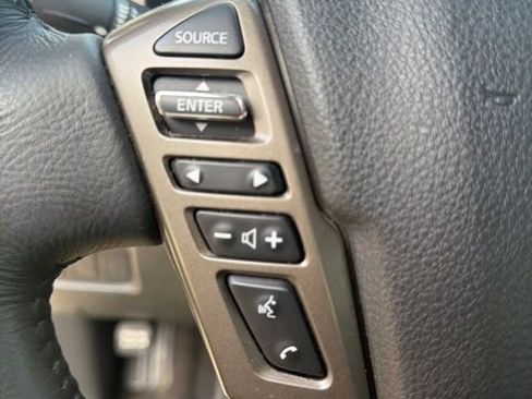 Used 2024 Nissan Titan SV w/ SV Bronze Edition Package RWD image 12