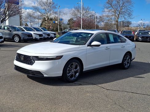 Used 2024 Honda Accord EX image 3