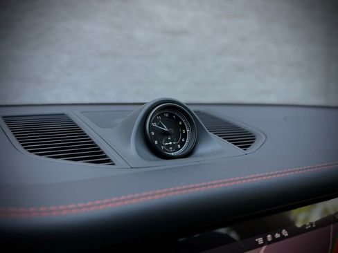 New 2025 Porsche Macan AWD/4WD image 29