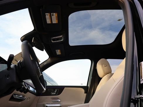 New 2026 Mercedes-Benz GLB 250 4MATIC image 39