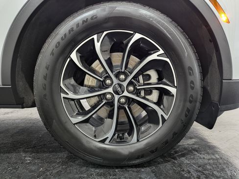 Used 2025 Lincoln Nautilus Premier image 6