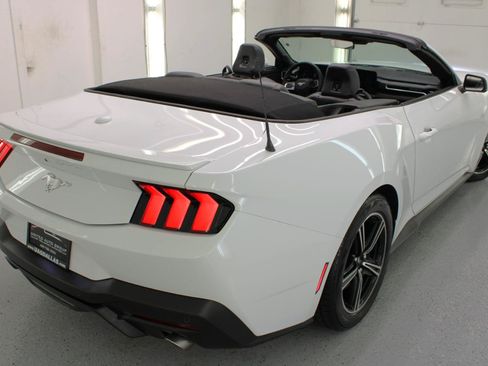 Used 2025 Ford Mustang Premium RWD image 38