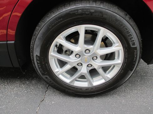 Used 2024 Chevrolet Equinox LT FWD image 9