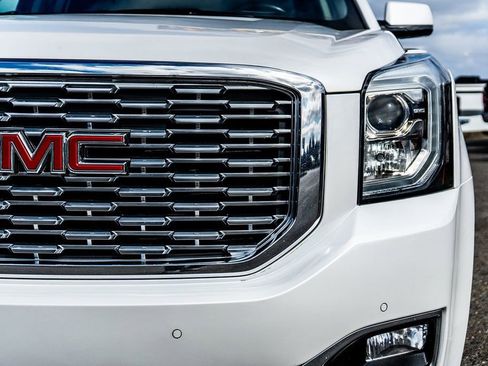 Used 2020 GMC Yukon Denali w/ Denali Ultimate Package AWD/4WD image 8