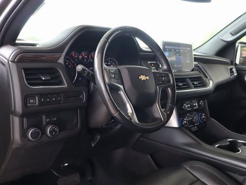 Used 2021 Chevrolet Suburban LT image 16