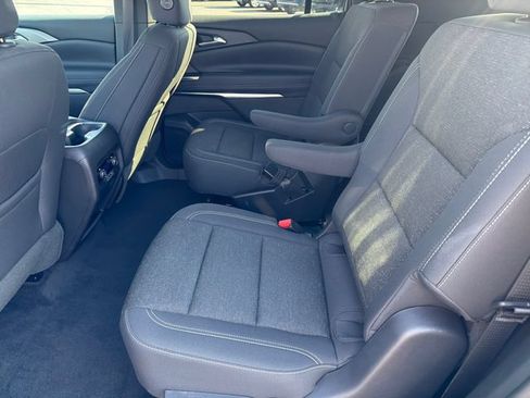 Certified 2025 Chevrolet Traverse LT w/ LPO, Cargo Package AWD/4WD image 24