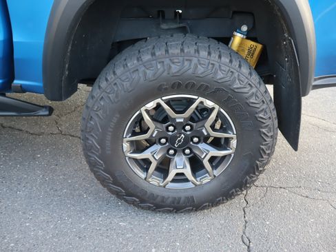 Used 2024 Chevrolet Colorado ZR2 w/ ZR2 Convenience Package III AWD/4WD image 40