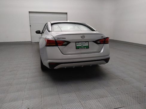 Used 2024 Nissan Altima 2.5 SV image 6