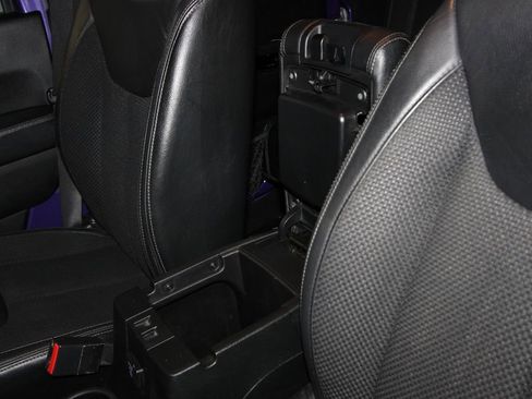 Used 2017 Jeep Wrangler Unlimited Sahara image 16