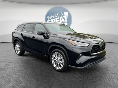 Used 2024 Toyota Highlander Limited